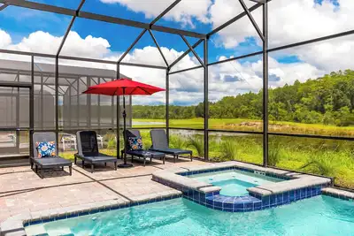 Image de Special Offer! Lake View/Themed Br/Pool/Spa 22093