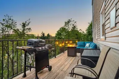 Image de 6 bdr Yonkers Home, 2 Apts, Balcony & Parking