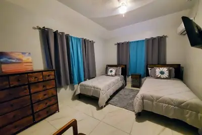 Image de Queen's Court 2-bedroom apartment in Nassau!