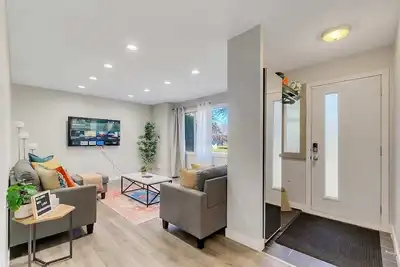 Image de Family-friendly comfort near Misericordia Hospital and West Ed Mall