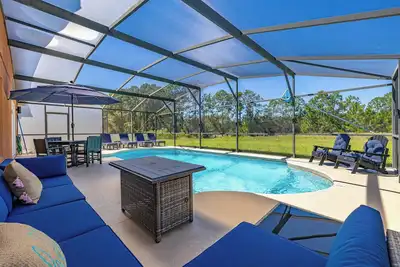Image de 654 -Newly Renovated 4-Brm Pool Home in Watersong:Game Room, Theater Room & More!