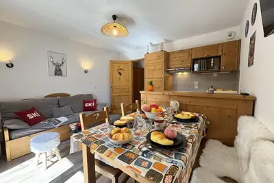 Image de À 50m des pistes de ski, 4ème étage, piscine, balcon, télévision, casier à ski, 32m², Vars