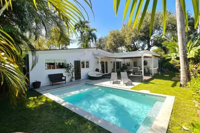 Image de Super comfortable home with paradise pool! Best location! Kid friendly!