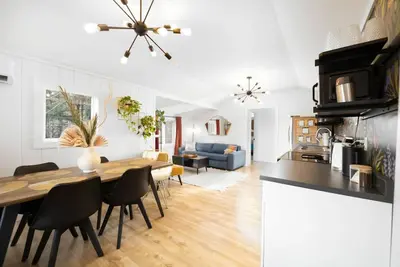 Image de Forest cottage on the lake ☀️