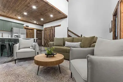 Image de Barndo Stay • Hot Tub • Red River • Ample Parking