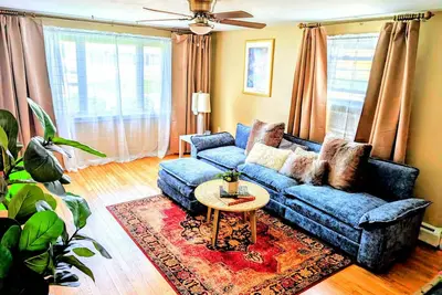 Image de Peaceful Hartford Home – 2br + Office, Laundry & Parking • Near Hospitals