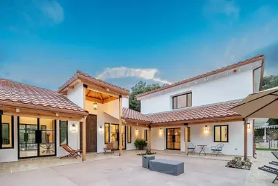 Image de Hacienda Style Home, Swimming Pool, Hot Tub, Outdoor Bbq Area, Fire Pits