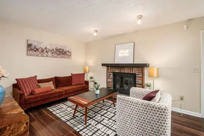 Image de Zoo Getaway, 3br Home w/ Yard Games & Comfort, Family Friendly