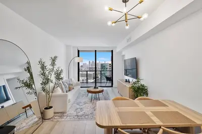 Image de Chic Brand New Hyde Midtown Apartment