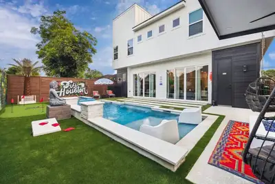 Image de Bali in Houston-Unit B, 4br/4Bath