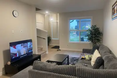 Image de Cozy quiet place 15 min driver to airport perfect place for family and friends.