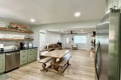 100 year old Montana Cottage!