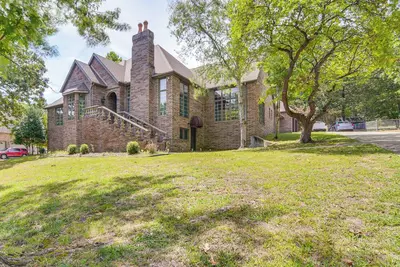 Image de 5 Mi to Branson Strip: Cozy Studio!