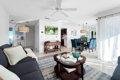 Image de Relax and unwind in this sun-drenched beautiful home in Perico Bay Club!