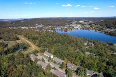 Image de Townhome with Direct Ski Slope Access + Lake Access