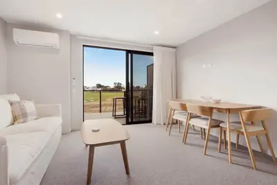 Image de Unwind and Relax in Central Waihi Beach (#B4)