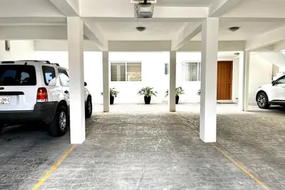 Image de Nice and comfortable apartment, unbeatable location!