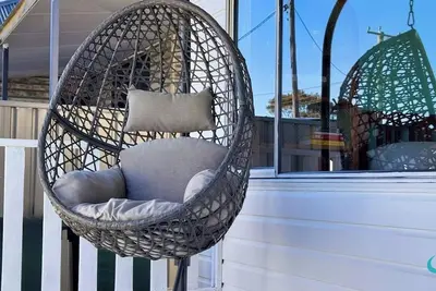 Image de Barefoot At Blacksmiths - 4 Bedrooms + Playroom with sofa bed, Walk to  Beach