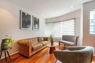 Image de geko _Steelhaus 2br steps from the malecon