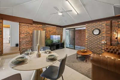 Image de Modern 3-Bedroom Stay | Walk to Shops & Dining