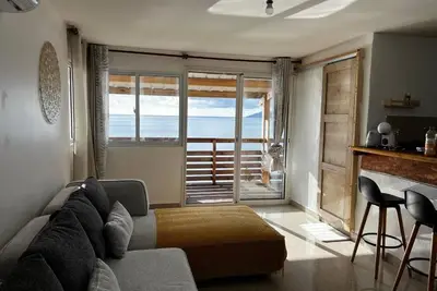 Image de T2 Cosy cote couche de soleil au bord de la lagon vue panoramique