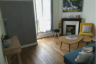 Image de Charmant T2 typique parisien. Lumineux et chaleureux. Idéal pour visiter Paris!