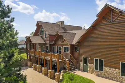 Image de Panoramic Black Hills Views of Historic Deadwood, Hot Tub and Wildlife Galore!