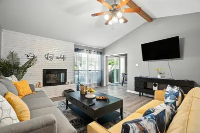 Image de Chimney Wood Hacienda – Your Abilene Home Away