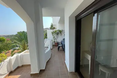 Image de Luxury large  2 bedroom, 2 bathroom apartment with 2 large shared swimming pools