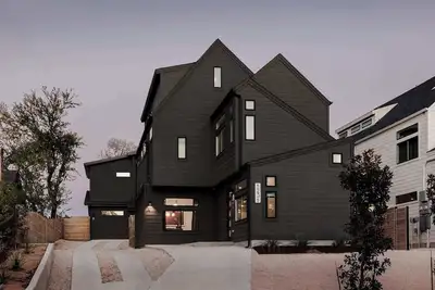 Image de Refined Luxury Austin Escape | Hot Tub