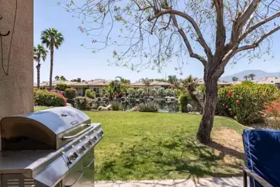 Image de Waterfront • Mins from Coachella • Games, FirePit, Grill