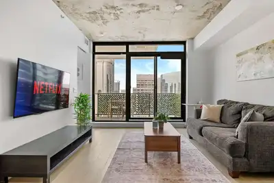 Image de Stunning City Views  Earthy Vibes Wfh
