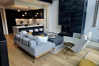 Image de New! Luxury Top Floor Condo - Five Needles 415, 2br+Loft