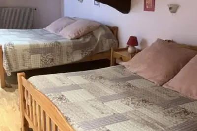 Image de Chambre d'hôtes 'Chambre 1 Pour 2 Personnes' avec piscine partagée, terrasse partagée et Wi-Fi