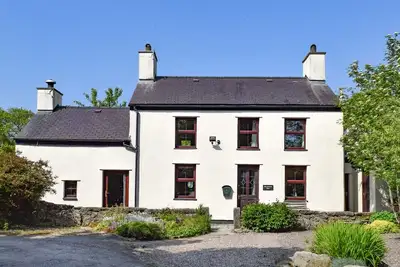 Image de Hen Gamdda Fawr cottage near Benllech, close to beaches and nature