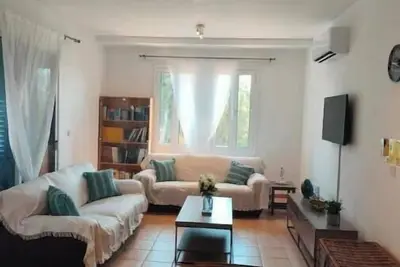 Image de Possidon Beach Getaway -  a comfortable and relaxing home with beach access.