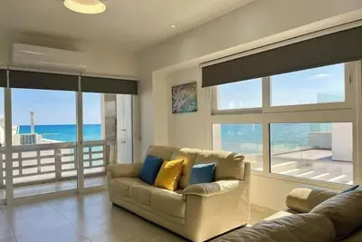Image de Larnaca Beachhouse Apt - bright and spacious with direct access to the beach.