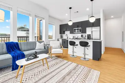 Image de Luxury 2br Steps from Railroad Park