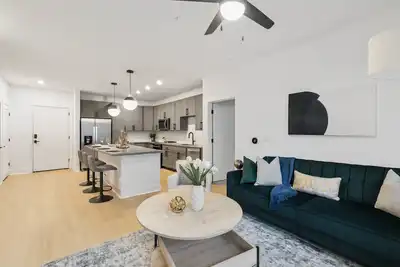 Image de Parkside Chic 2br Near Regions Field + Park