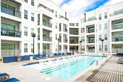 Image de Family 3br Retreat | Pool Table + Dining Space