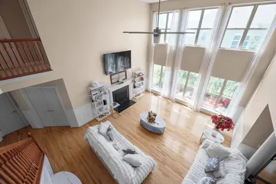 Image de Spacious Luxury modern home