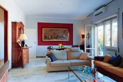 Image de Fiorella 's Terrace Bright Relaxing Attic