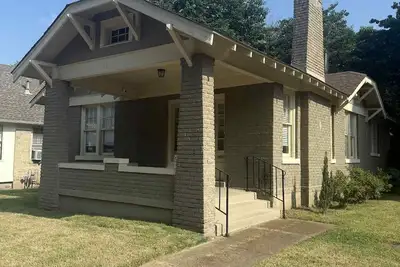 Image de Central Gardens Bungalow: Long Term Stays Welcome!