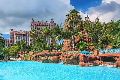 Image de 𝐅𝐢𝐧𝐝𝐢𝐧𝐠 𝐌𝐞𝐢𝐥𝐢-Ultimate Bahamian Adventure at Harborside Resort! 1br