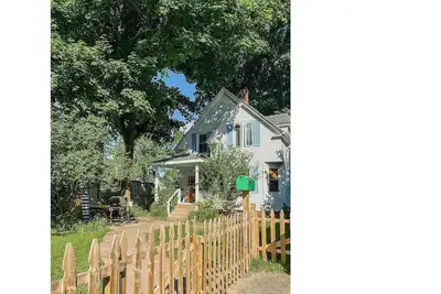 Image de Bright Charming Victorian Close to Everything!