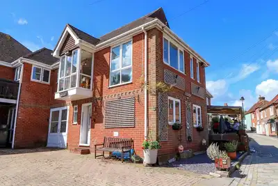 Riverview, pet friendly, country holiday cottage in Hamble