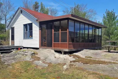 Image de Comfy Cottage in Georgian Bay - Rockwood #4