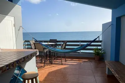 Image de Beautiful Beach Front Penthouse w/ Rooftop Terrace Playa Fortuna