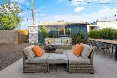 Image de Boho 2br with Fire Pit + Workspaces | Near Airport
