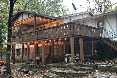 Image de 3-bedroom Eufaula cove cabin with lake view and lake access